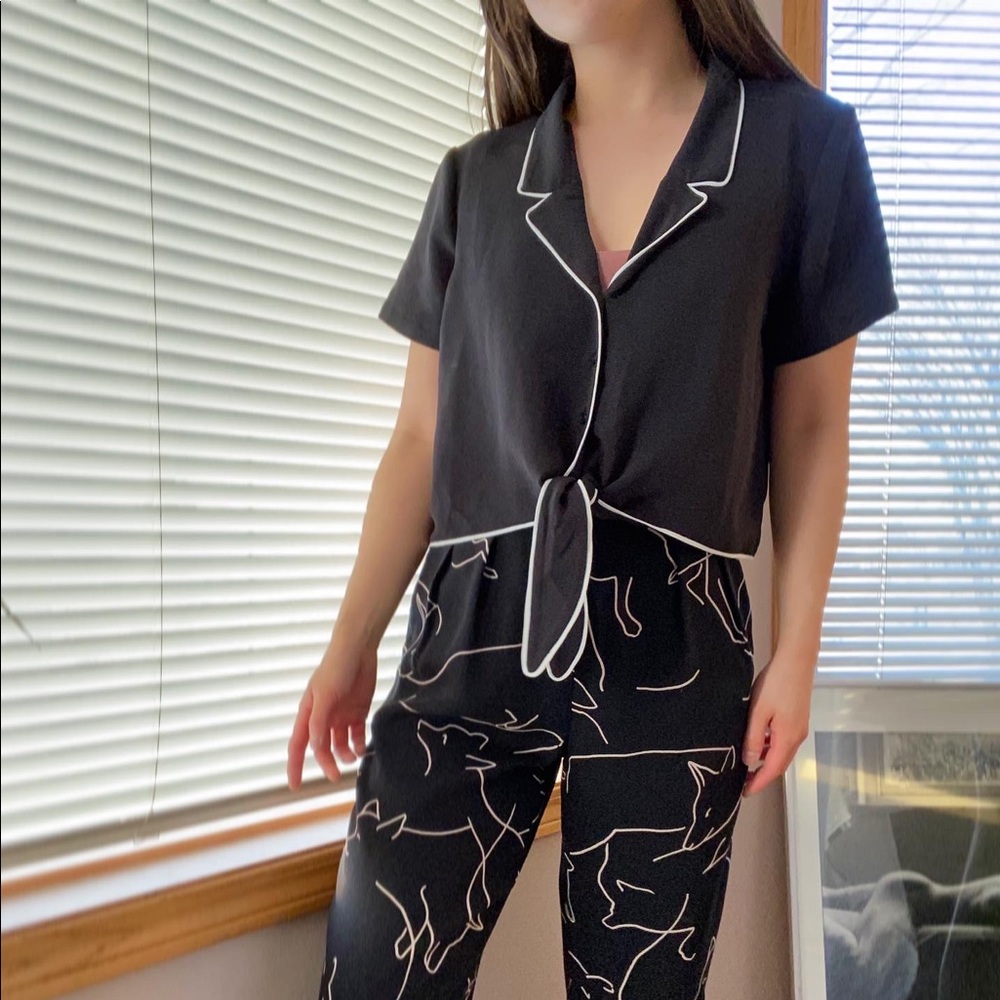 3 for $20 ✨ Lush chiffon boxy tie top